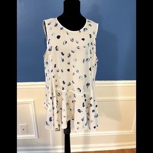 Sleeveless flowy blouse